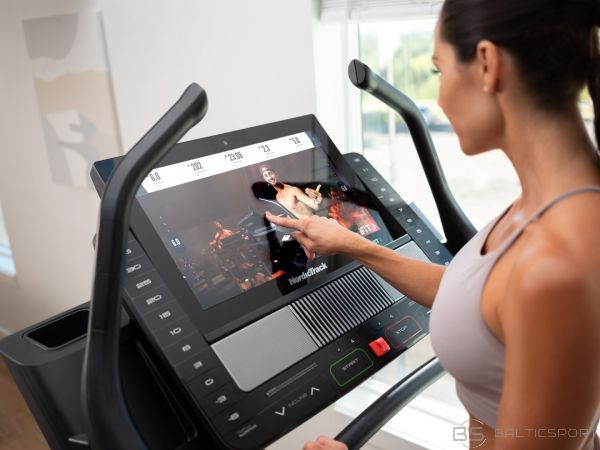 Nordic Track Treadmill NORDICTRACK COMMERCIAL X22i iFit Coach membership 1 year damaged packaging