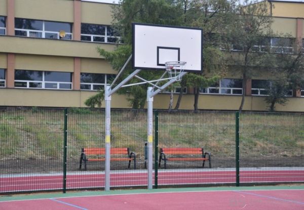 Basketbola/ strītbola grozs - projekcija 1.65m - dubultstatīvs betonējams