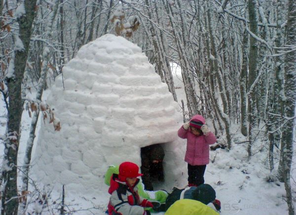 Iglu kluču formiņa sniega / smilšu mājas būvēšanai + sniega piku veidotājs